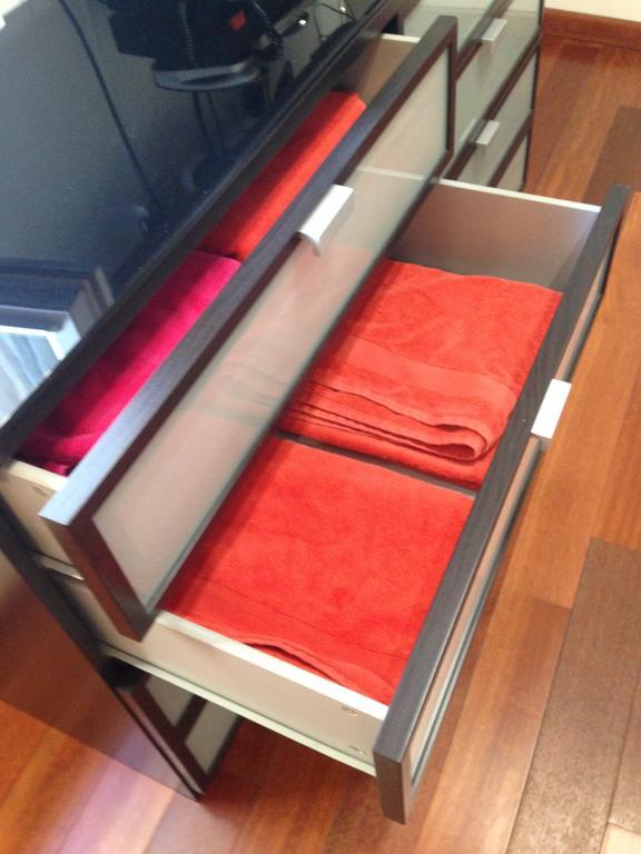 Abbesses Montmartre Apartment パリ 部屋 写真