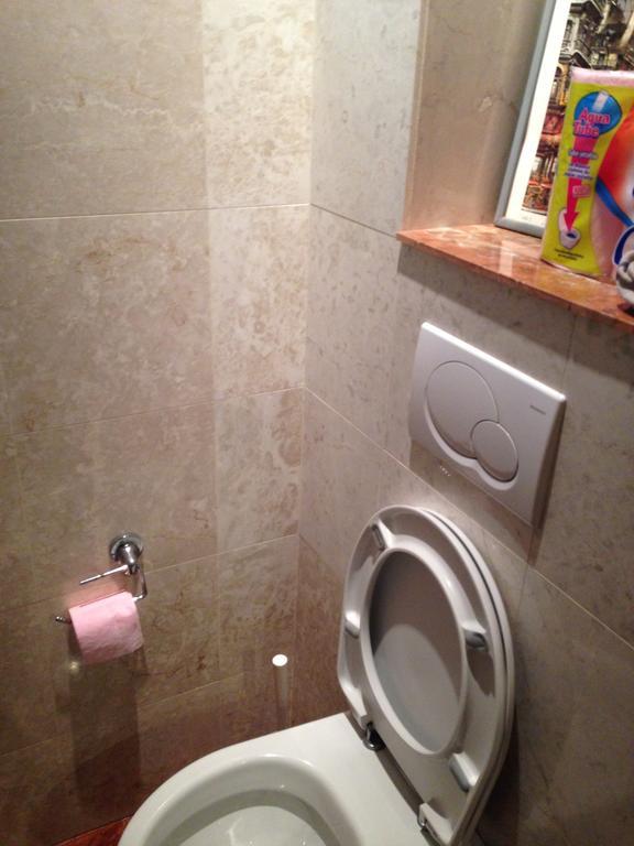 Abbesses Montmartre Apartment パリ 部屋 写真
